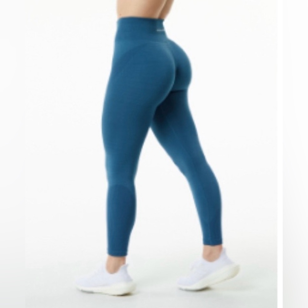 Alphalete ozone Atlantic blue leggings